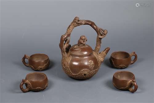 A Set of Chinese Yixing Zisha Teapots