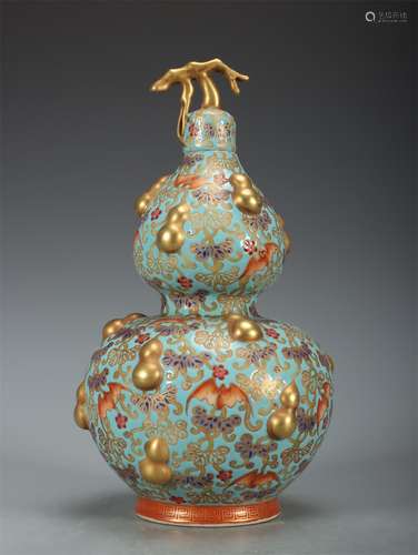 A Chinese Famille Rose Porcelain Gourd Shaped Vase