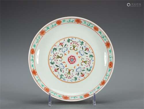 A Chinese Famille Rose Flower Porcelain Plate