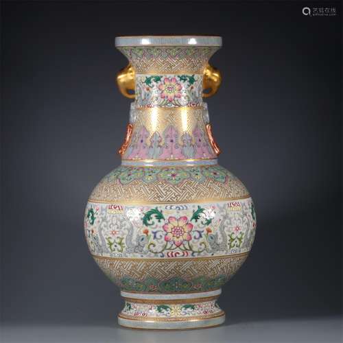 A Chinese Famille Rose Porcelain Wine Container