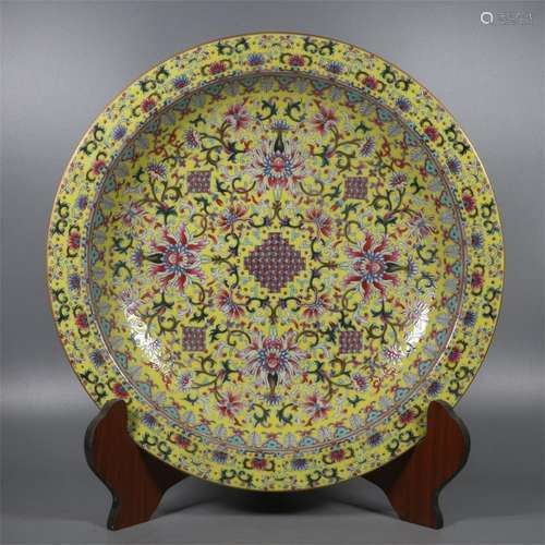 A Chinese Famille Rose Flower Patterned Porcelain Plate