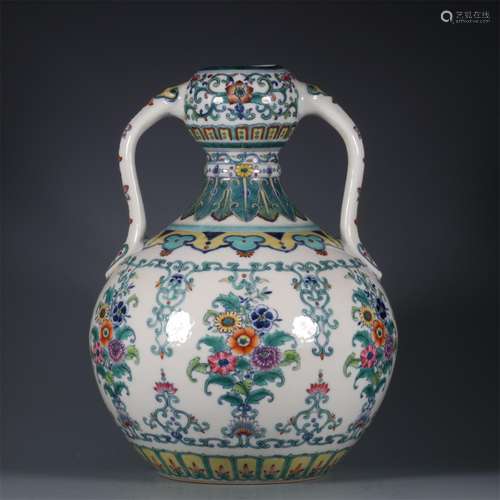 A Chinese Dou-Cai Gourd Shaped Porcelain Vase