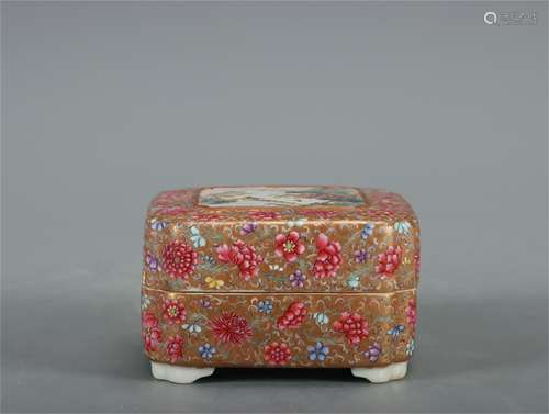 A Chinese Famille Rose Porcelain Lidded Container