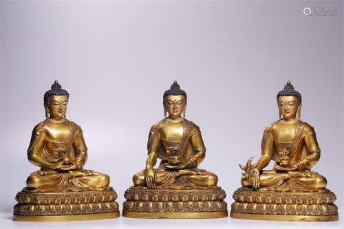 A Chinese Gilt Bronze Buddha Statue