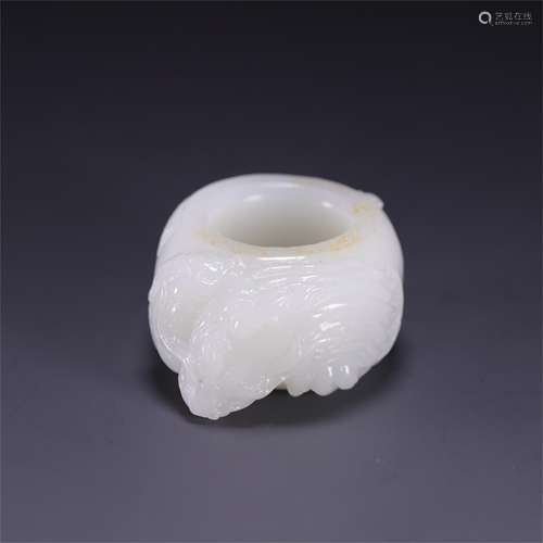 A Chinese Carved Jade Dragon Patterned Thumb Ring