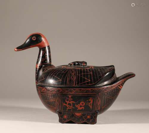 Duck shaped statue of lacquer ware in Han Dynasty