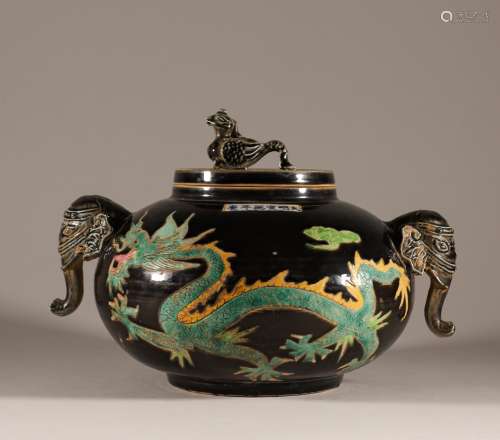 Xuandesu three color Elephant Ear jar in Ming Dynasty