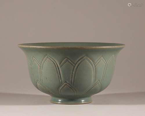 Ru kiln bowl in Song Dynasty