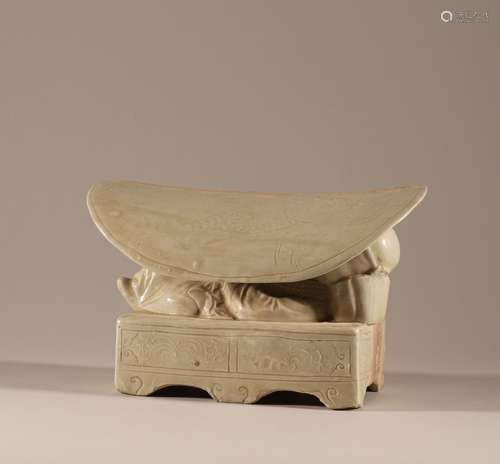 Ding kiln child pillow in Song Dynasty