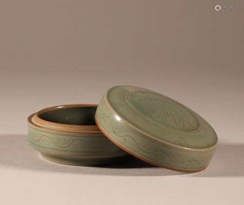 Celadon powder box of Yue Kiln in Song Dynasty