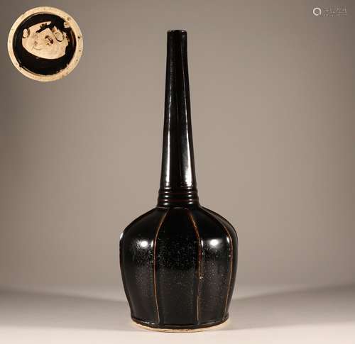 Song Dynasty Ding kiln black glaze clean bottle