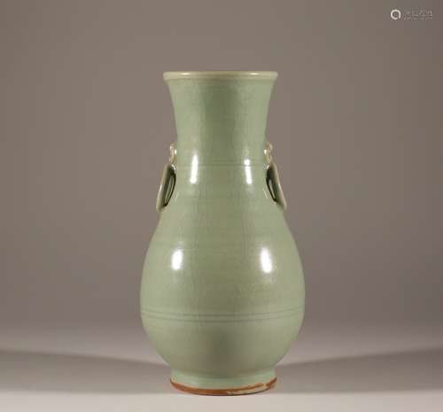 Song Dynasty Longquan double ear bottle