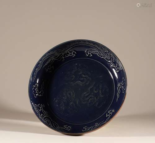 Yuan Dynasty piled plastic dragon pattern plate