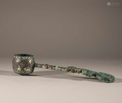 Han bronze spoon inlaid with pine stone