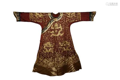 Qing Dynasty embroidered golden silk dragon robe