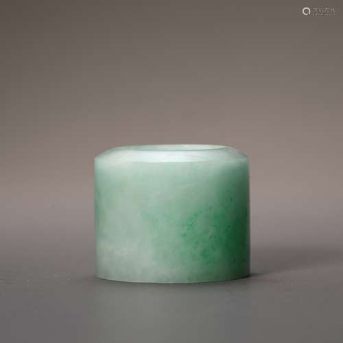 Qing Dynasty Emerald Pulling Finger