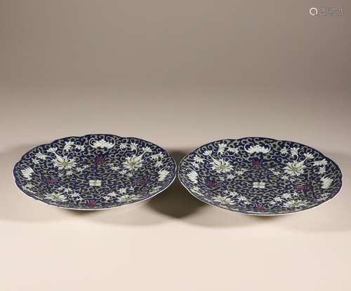 A pair of flower longevity discs in Guangxu of Qing Dynasty