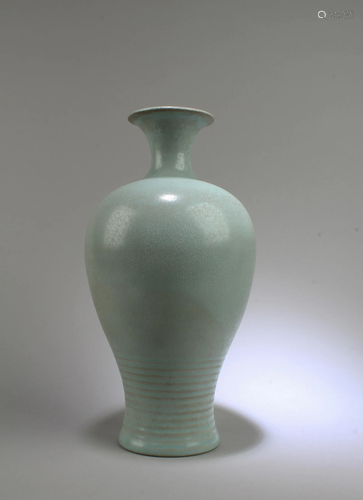 Chinese Ruyao Vase