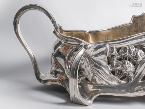 Large silver jardiniere, Art Nouveau around 1910