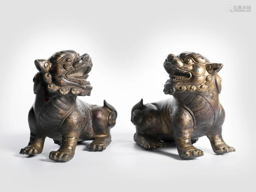 Pair of gilt bronze lions, 1368 -1644