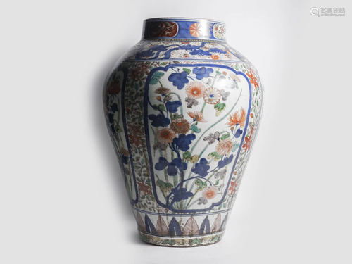 Large Imari vase, Japan, Genroku Era, 1688 - 1704