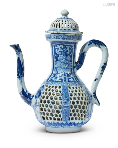 A CHINESE BLUE AND WHITE DOUBLE WALLED EWER, EARLY