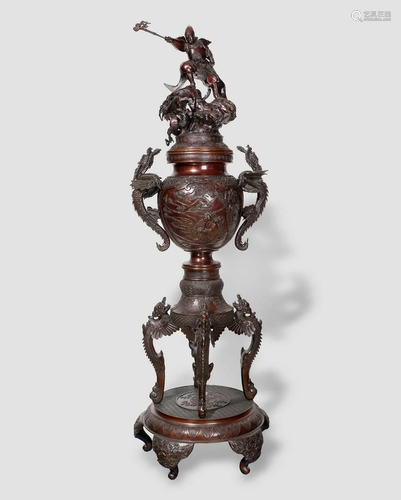 Splendid bronze vase, Meiji period, 1868 - 1911