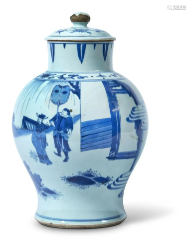 A TRANSITIONAL CHINESE BLUE AND WHITE BALUSTER VASE,