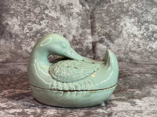 Chinese Duck Form Porcelain Box