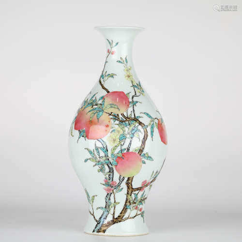 19th,Ancient Chinese porcelain peach bottle