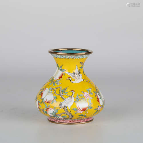 Chinese enamel Qianlong vase