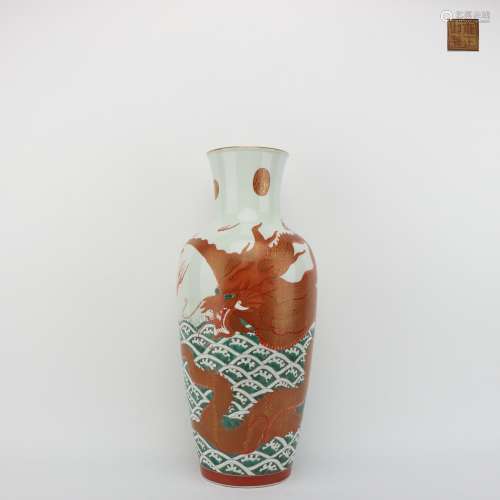 Iron-red Gold-outlined Vase
