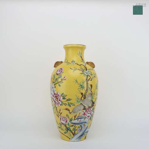 Chinese Enamel Vase