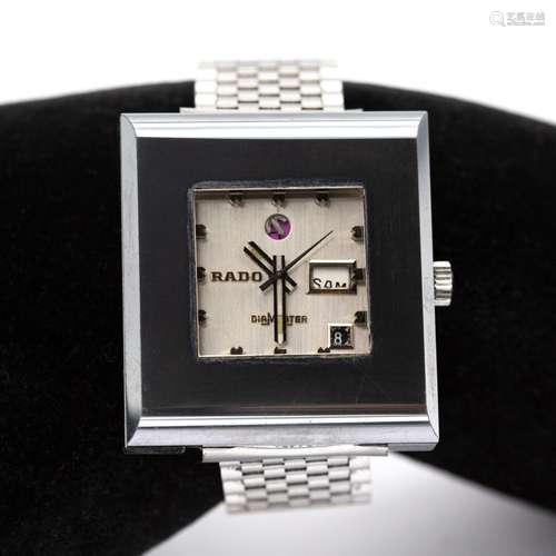 RADO DIAMASTER. Montre bracelet en acier, lunette rectangle....