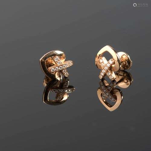 CHAUMET.Paire de boucles d'oreilles en or 18k modèle 