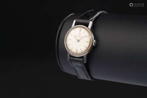 JAEGER LECOULTRE.Montre bracelet de dame, le boîtier circula...