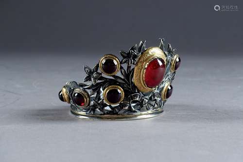 Couronne-diadème de Vierge en or et argent.