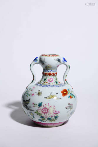 FAMILLE ROSE BUTTERFLY&FLOWER DOUBLE-GOURD FORM VASE