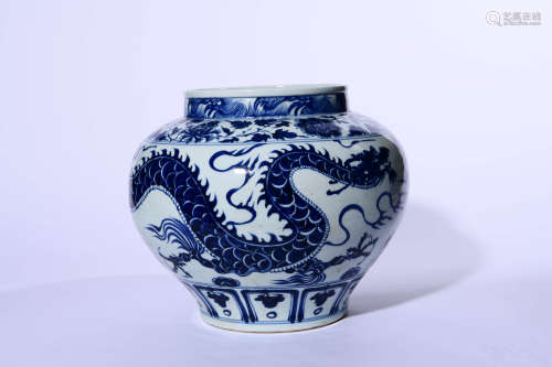 BLUE AND WHITE DRAGON PATTERN JAR