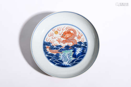 BLUE AND WHITE IRON-RED WAVE PATTERN PLATE