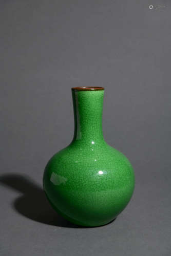 LANGYAO GREEN GLAZE BOTTLE VASE