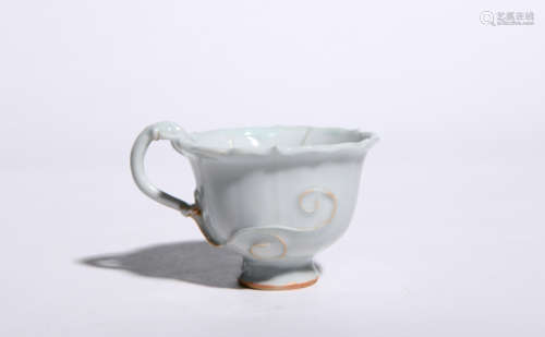 WHITE GLAZED CHI-LONG DRAGON EARED CUP