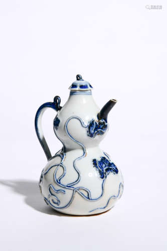 BLUE AND WHITE DOUBLE-GOURD SHAPED EWER