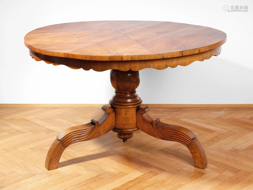 Biedermeier dining table, For six people