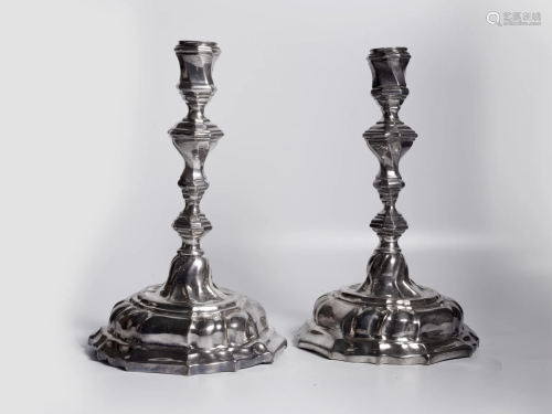 Pair of elegant baroque candlesticks, around 1700