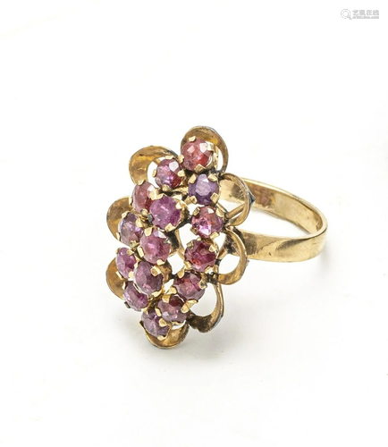 GOLD AND SAPPHIRE CLUSTER RING