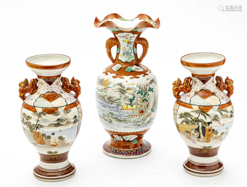 JAPANESE PORCELAIN KUTANI VASES, C 1920