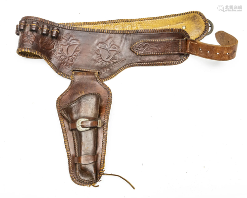 WESTERN STYLE LEATHER BELT AND HOLSTER