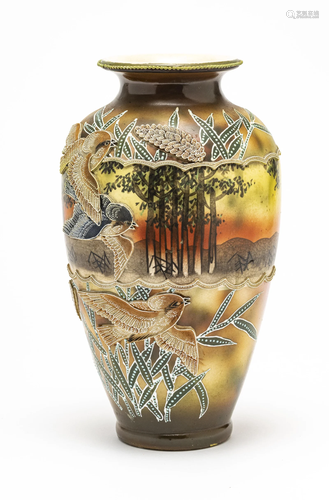 JAPANESE PORCELAIN MORIAGE VASE LANDSCAPE