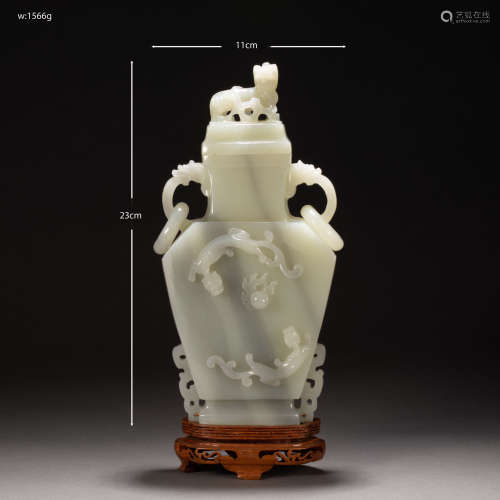 Qing Dynasty of China
Hetian jade square bottle